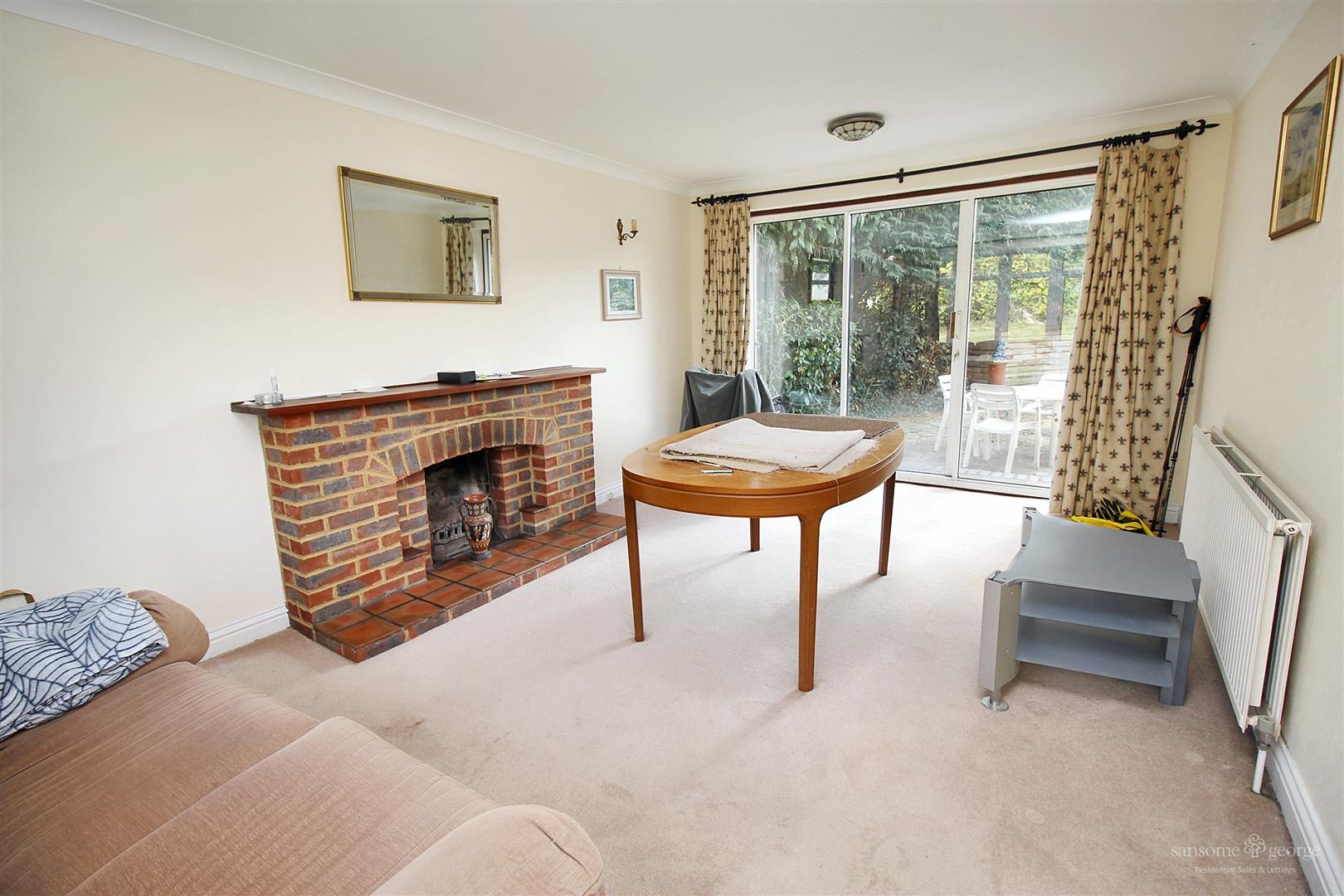 4 bed property in Fircroft Close, Reading